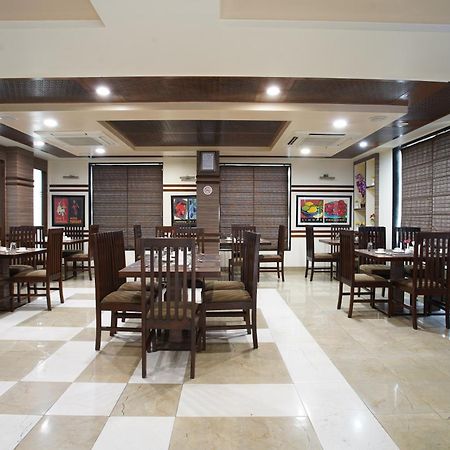 Spree Hotel Jaipur Buitenkant foto