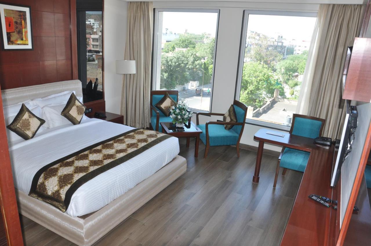 Spree Hotel Jaipur Buitenkant foto