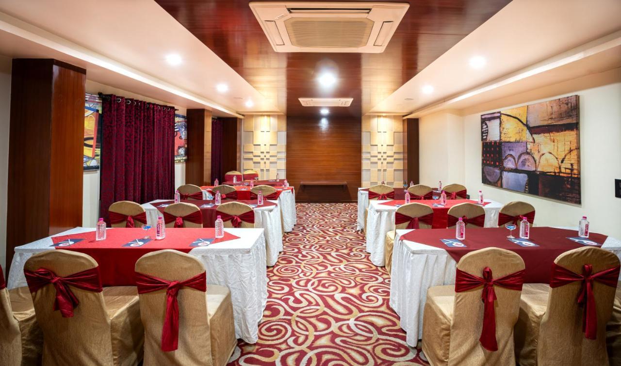 Spree Hotel Jaipur Buitenkant foto