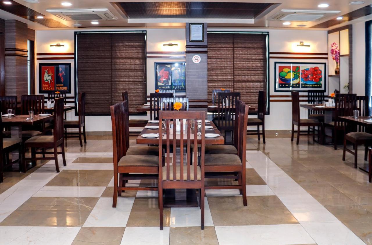 Spree Hotel Jaipur Buitenkant foto