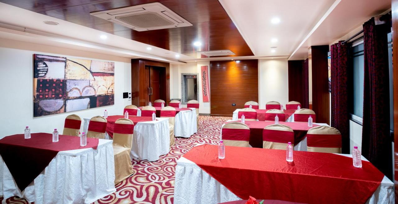 Spree Hotel Jaipur Buitenkant foto