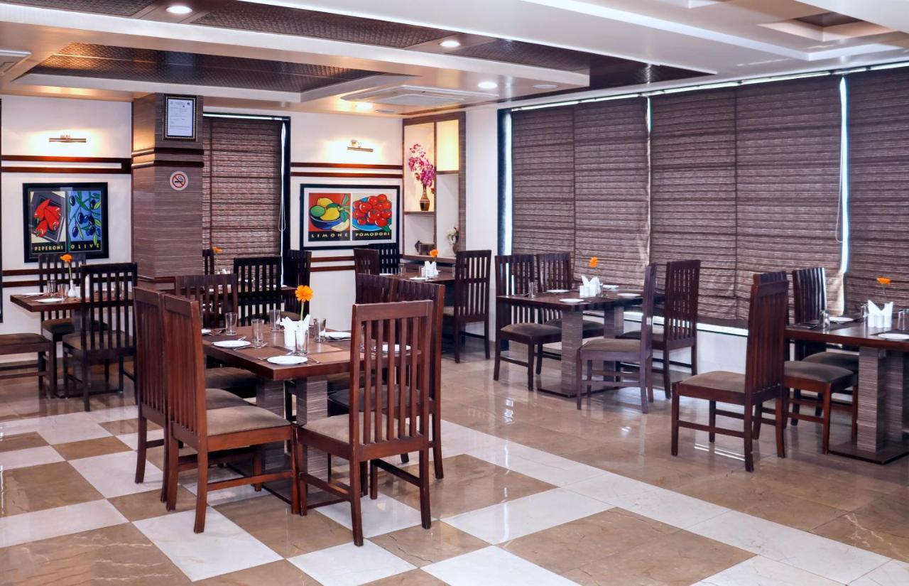 Spree Hotel Jaipur Buitenkant foto